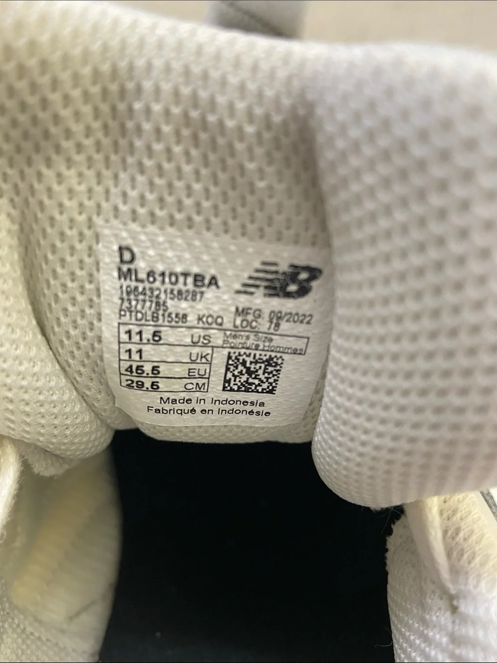 New Balance 610White ,Black and Light Gray Athletic Low top Sneakers.size-11.5